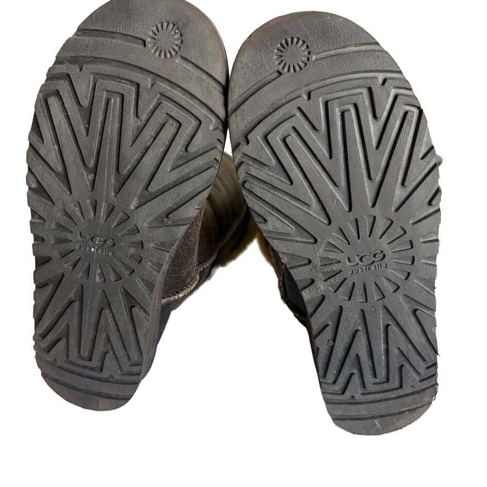 UGG - image 6